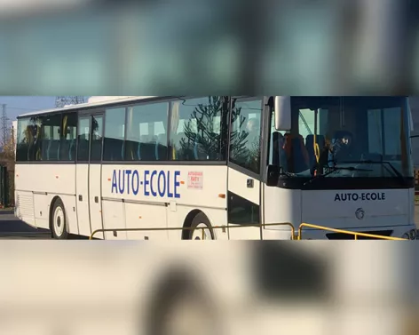 Bus de l'auto-école Raty